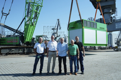 Schwerlastumschlag Team Hafen Straubing-Sand